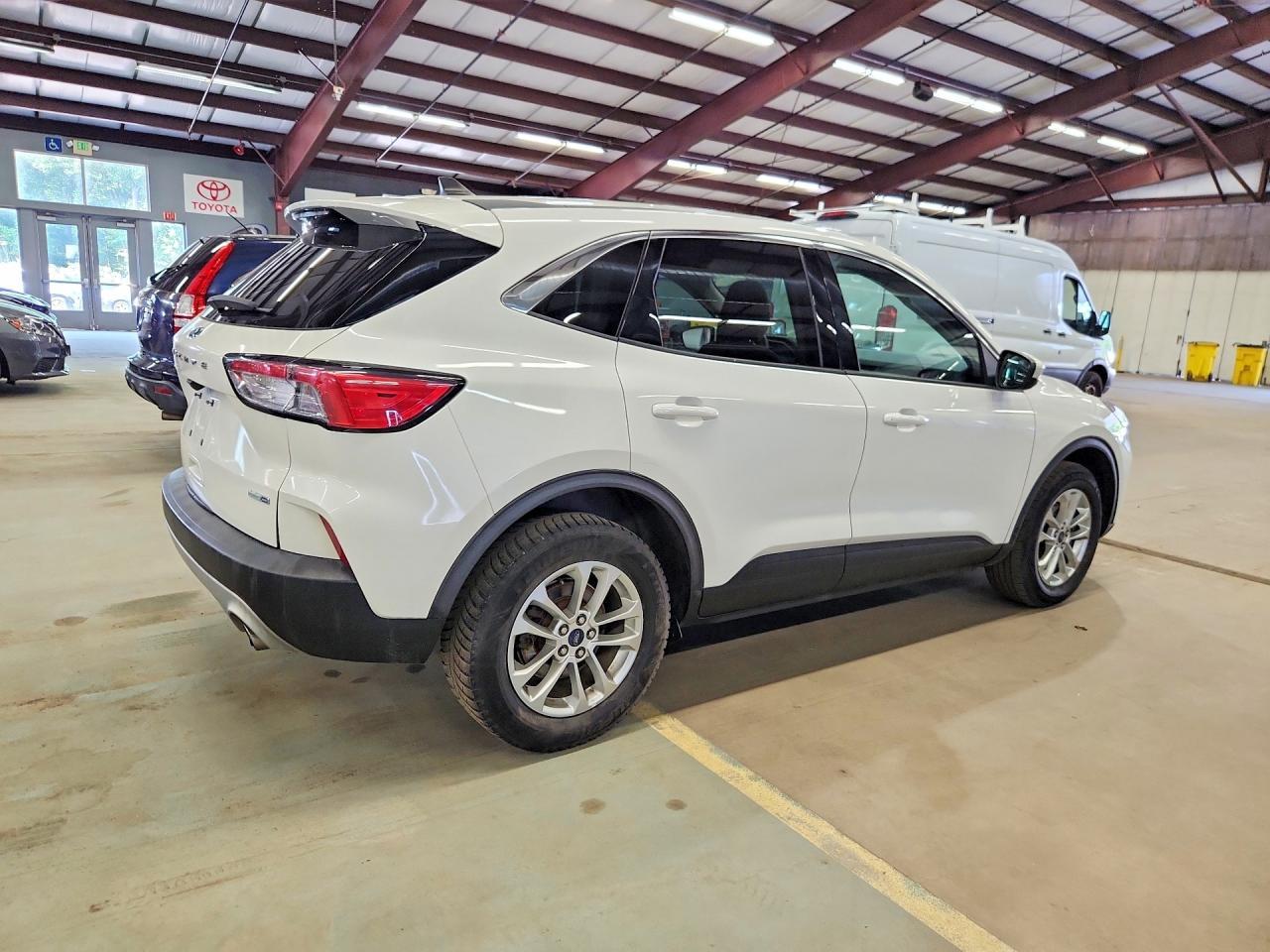 2020 Ford Escape Se - Image 3