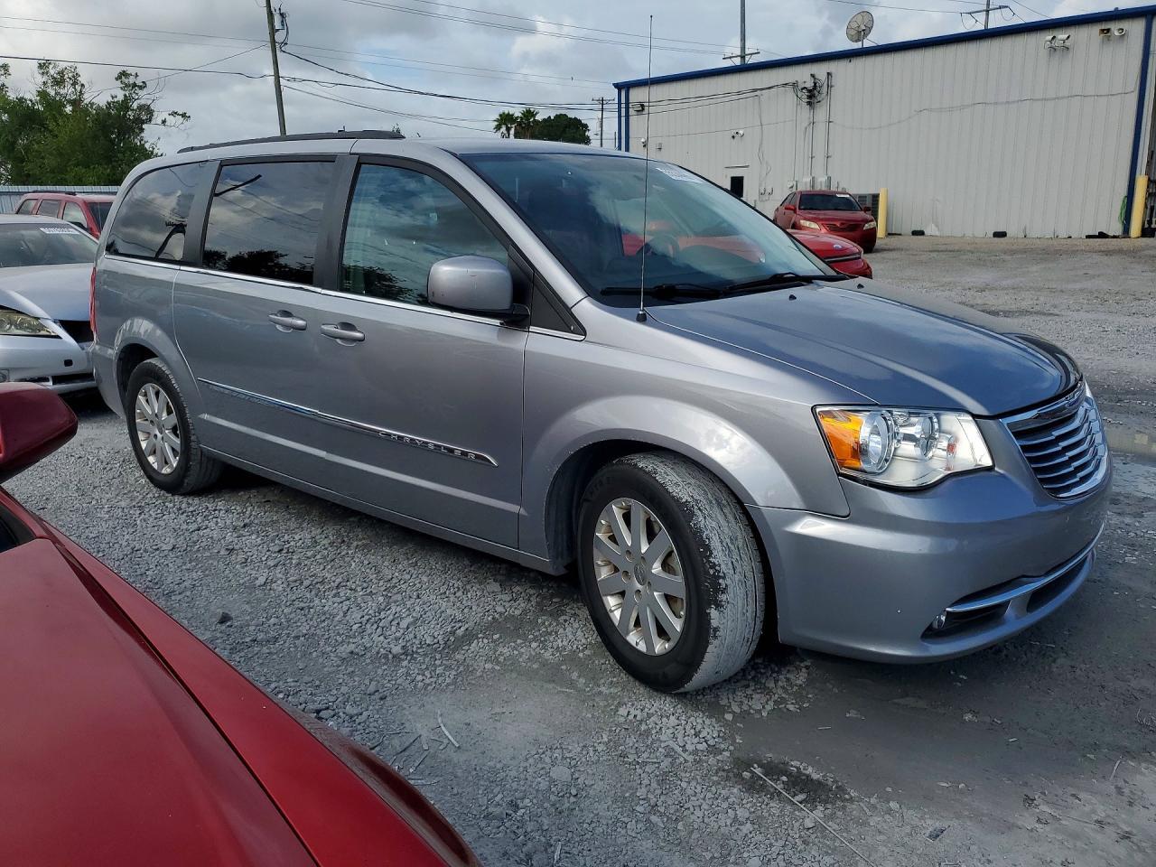 2015 Chrysler Town & Country Touring - Image 4
