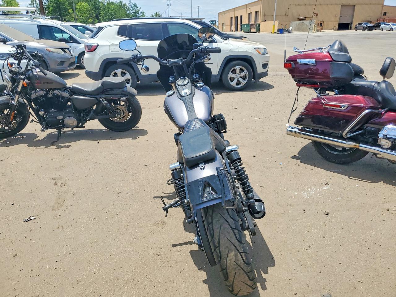 2017 Harley-Davidson Fxdb Dyna Street Bob - Фото 4