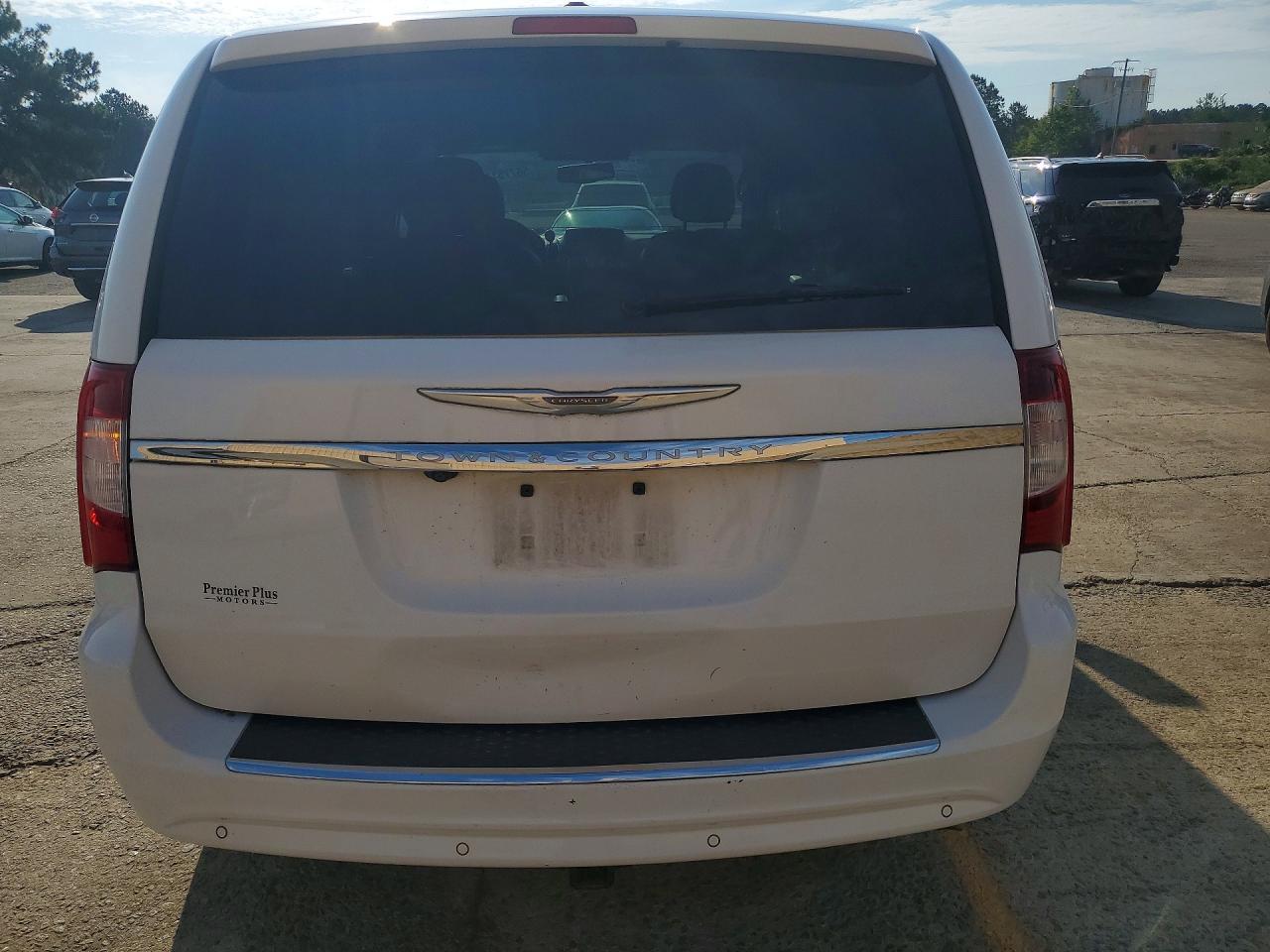 2014 Chrysler Town & Country Touring L - Фото 6