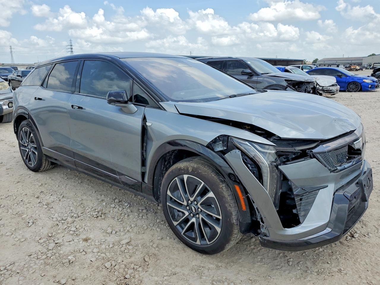 2025 Cadillac Optiq Sport - Фото 4
