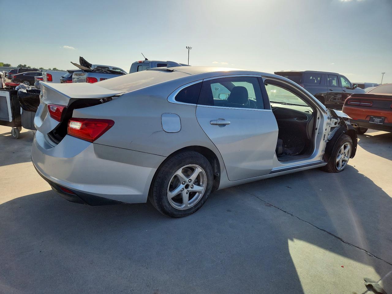 2017 Chevrolet Malibu Ls - Фото 3