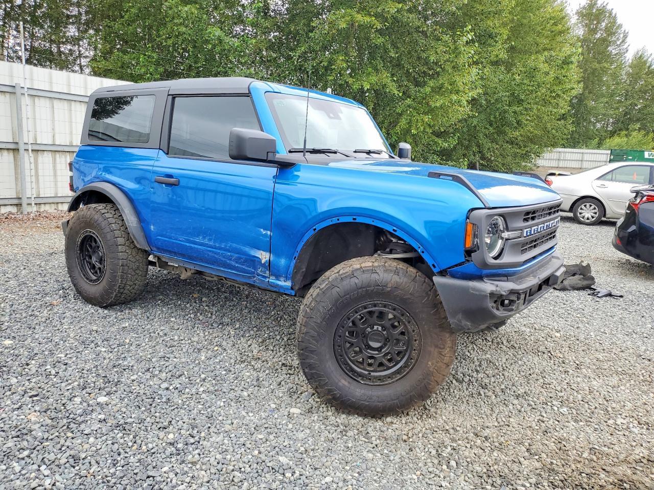 2025 Ford Bronco - Image 4