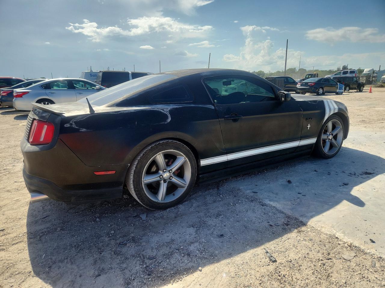 2010 Ford Mustang - Image 3