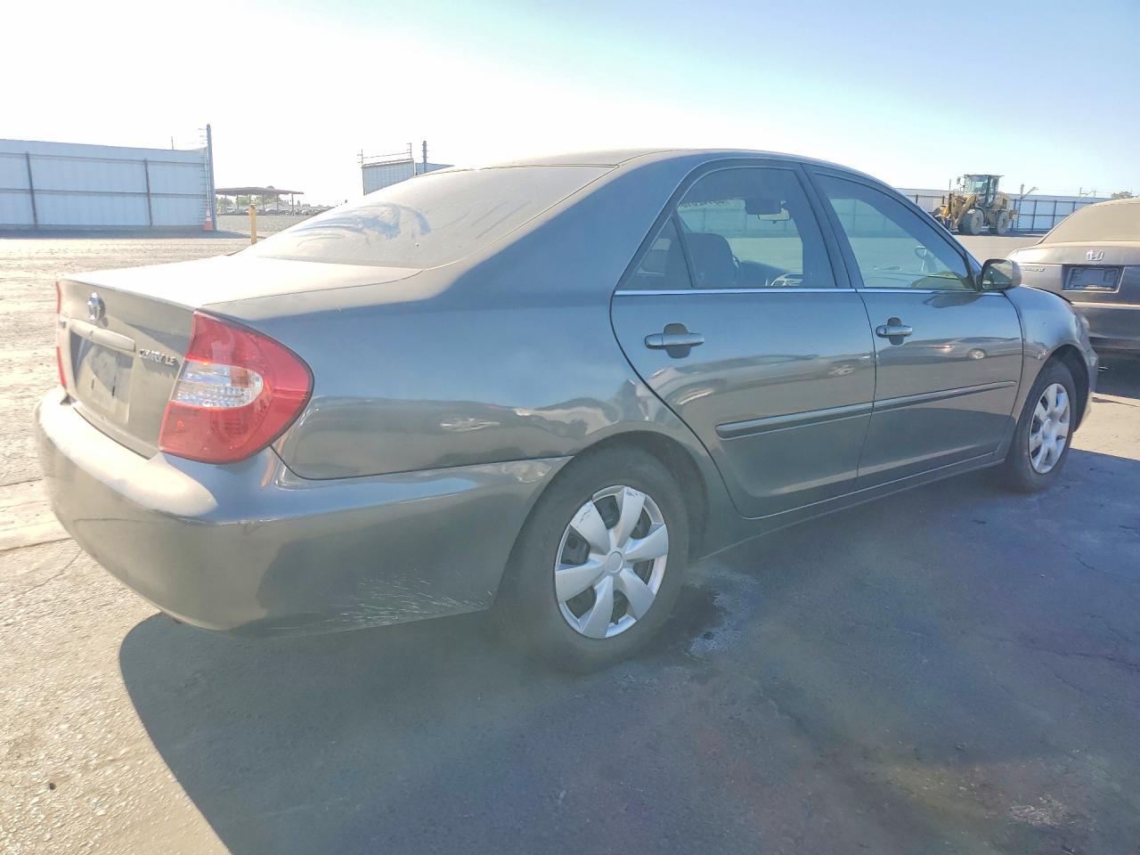 2003 Toyota Camry Le - Фото 3