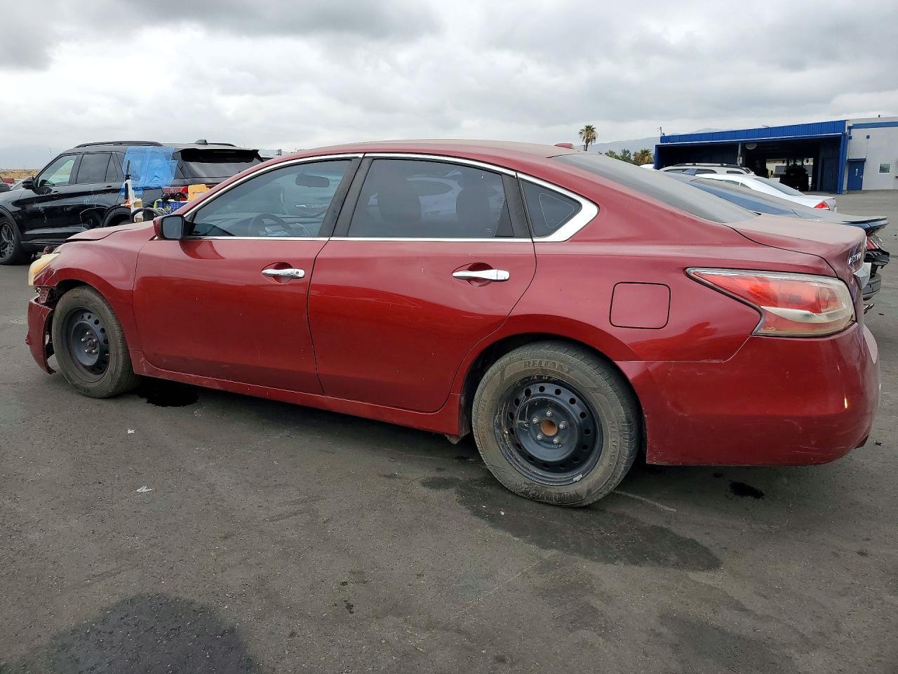 2015 Nissan Altima 2.5 S - Фото 2