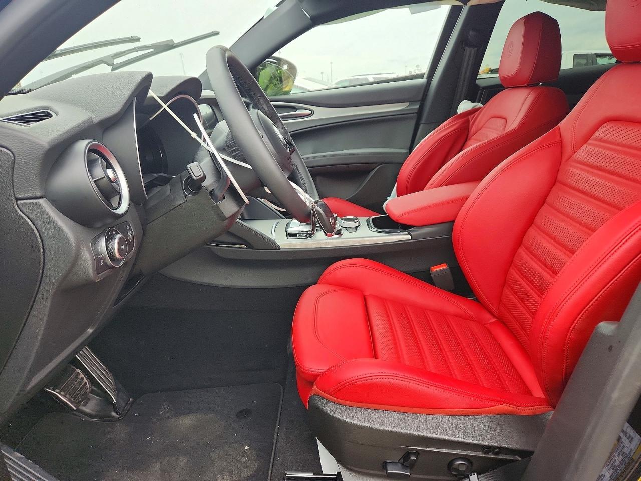 2025 Alfa Romeo Stelvio Base - Фото 7