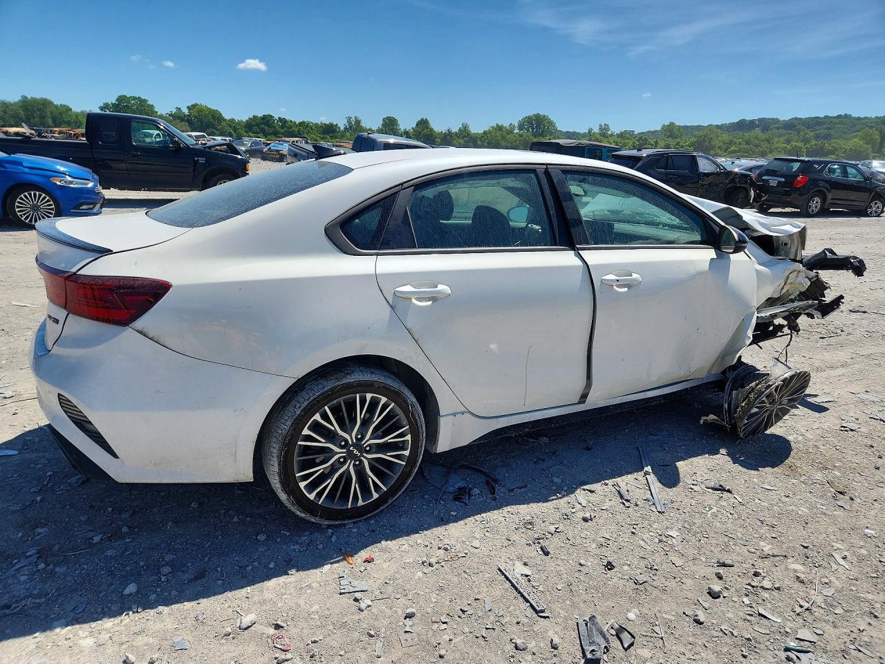 2024 Kia Forte Gt Line - Фото 3