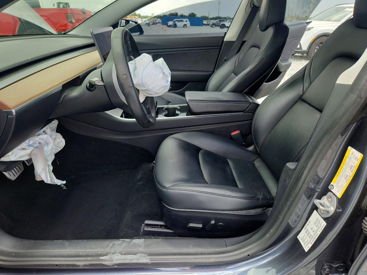 2020 Tesla Model 3 - Фото 7