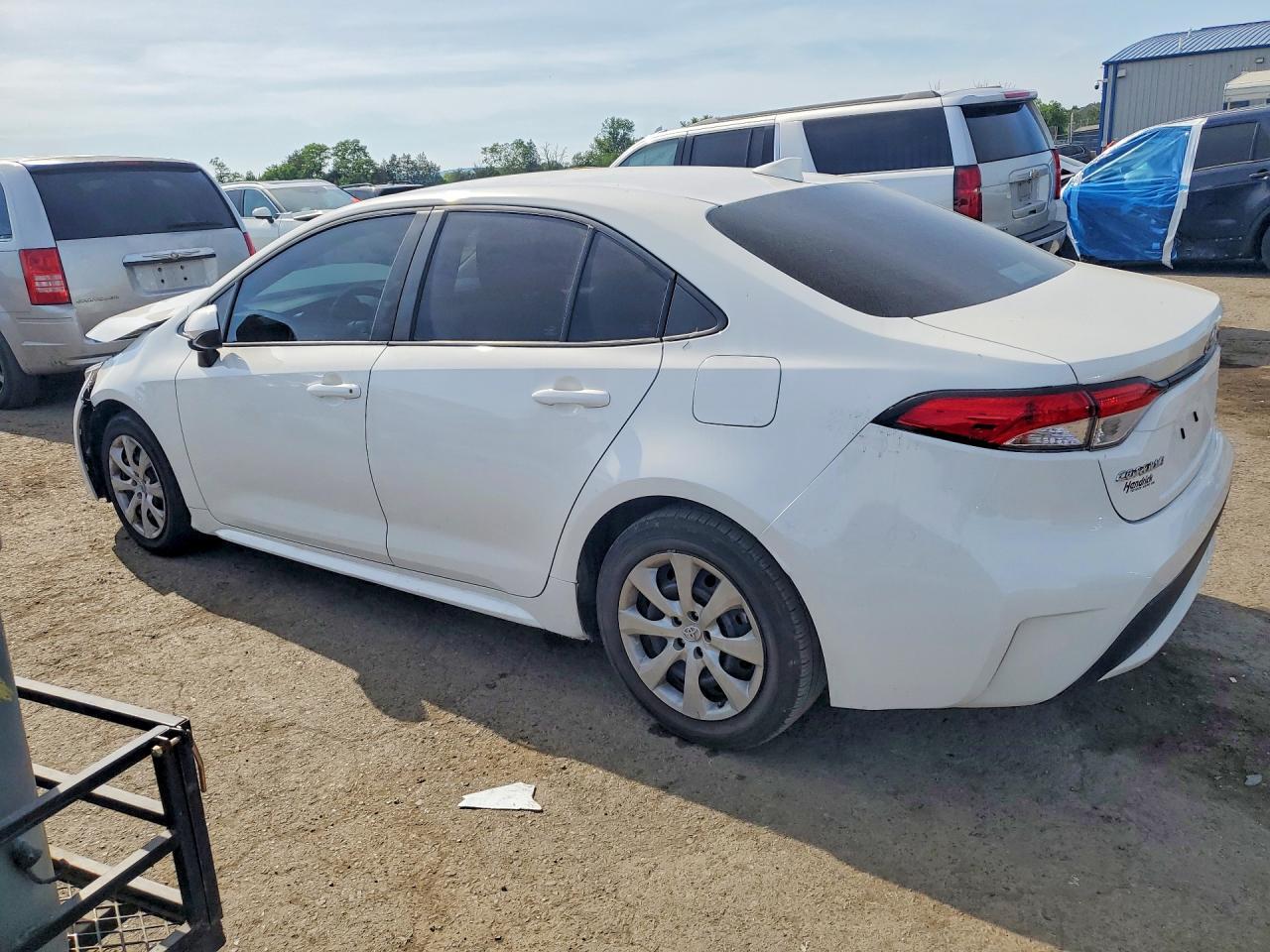2021 Toyota Corolla Le - Image 2