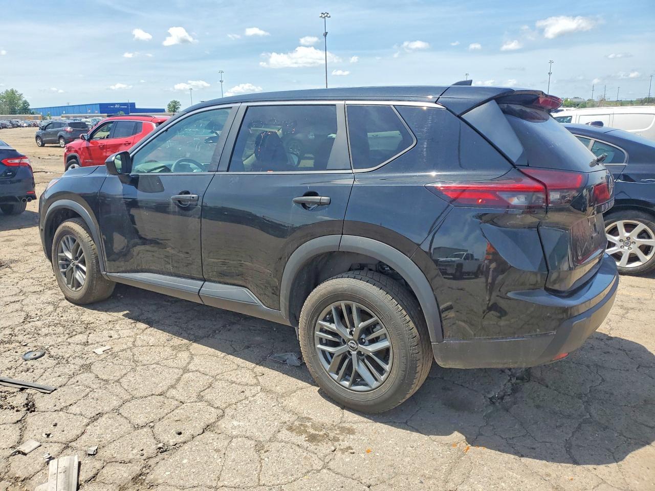 2024 Nissan Rogue S - Image 2