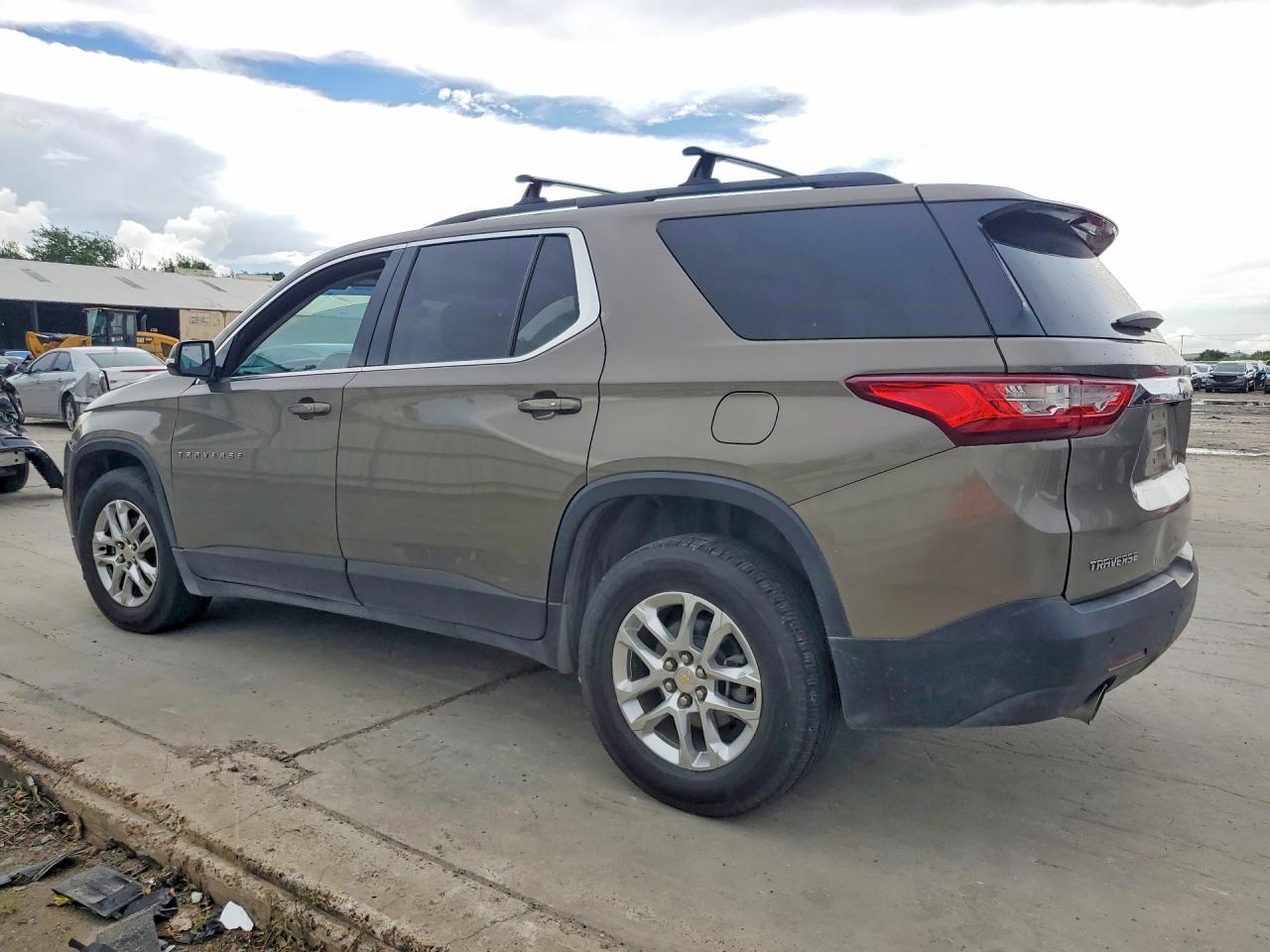 2020 Chevrolet Traverse Lt - Фото 2