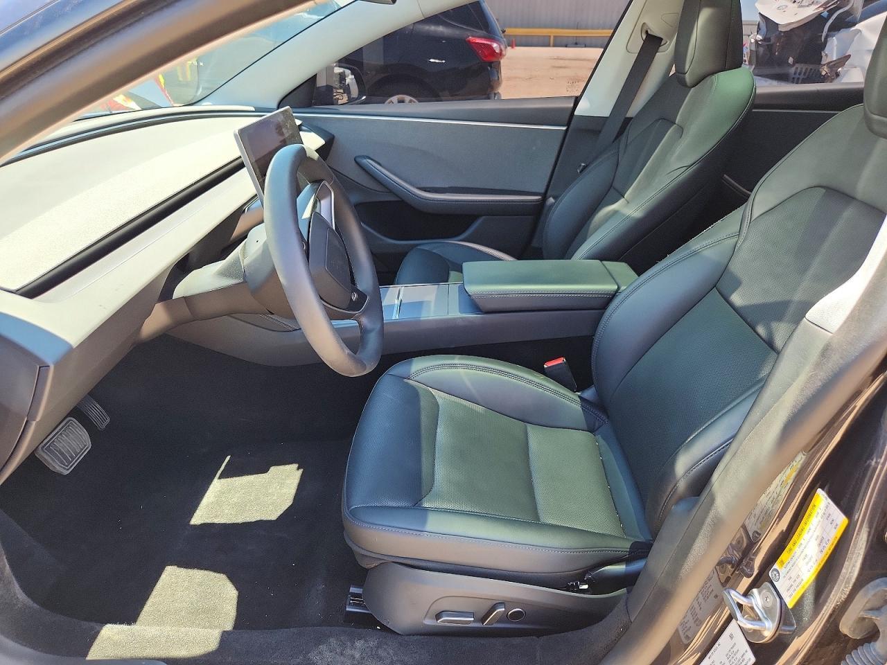 2025 Tesla Model 3 - Image 7