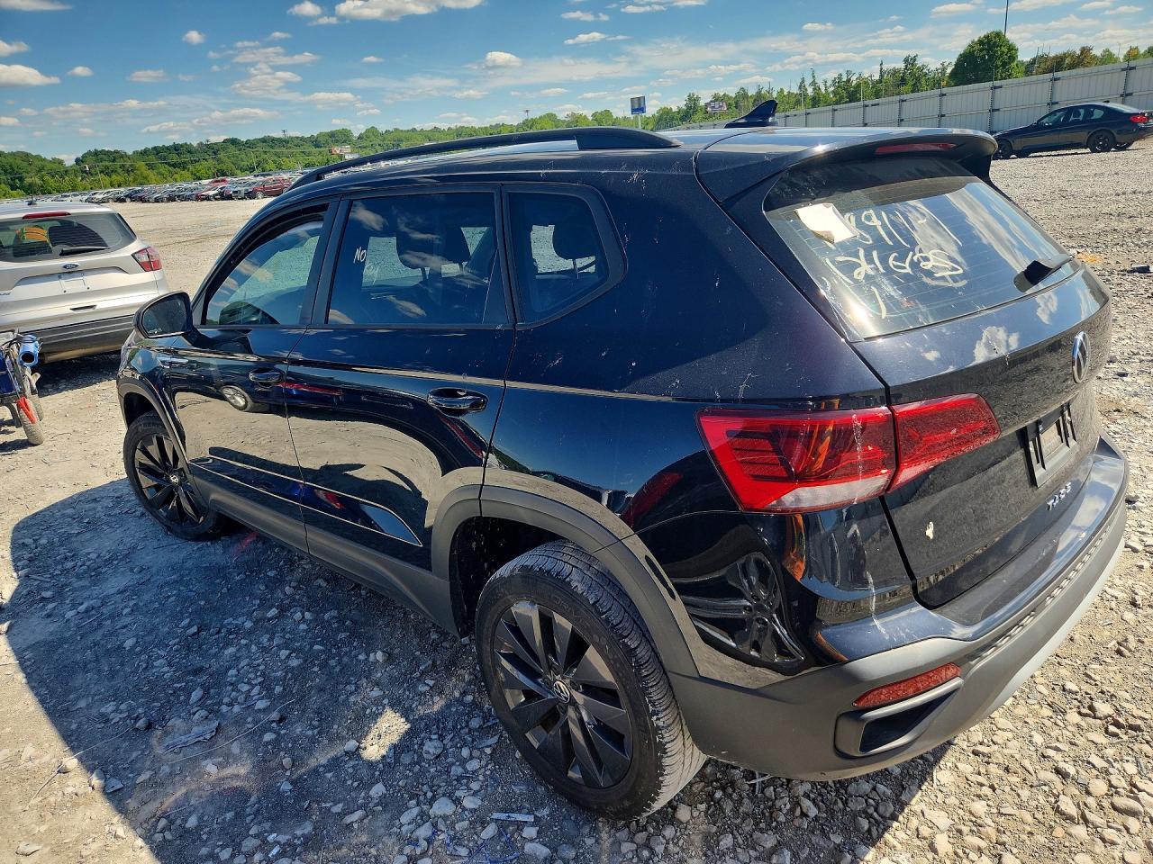 2024 Volkswagen Taos S - Фото 2