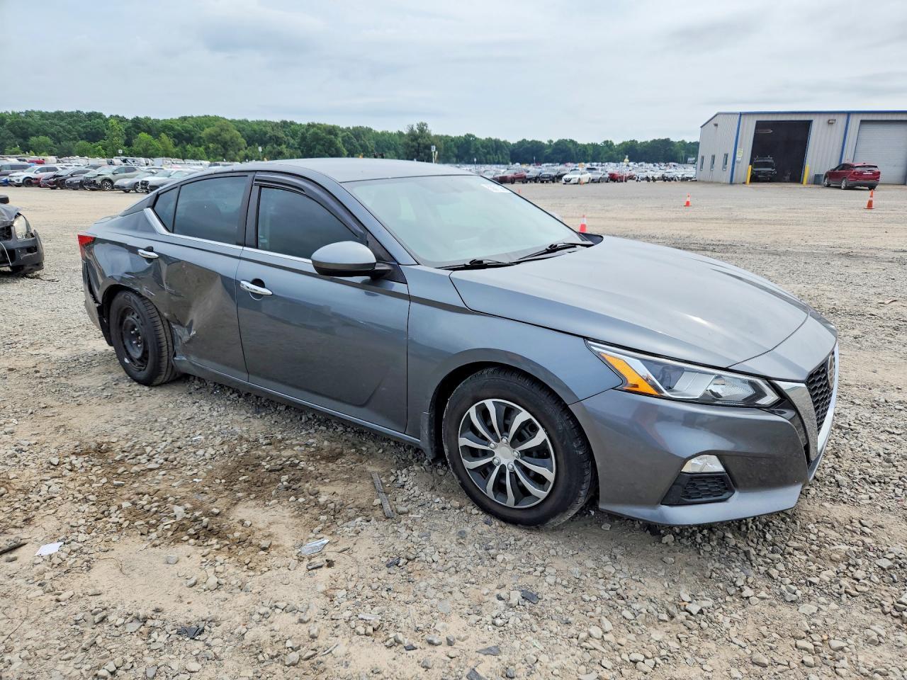 2020 Nissan Altima S - Фото 4