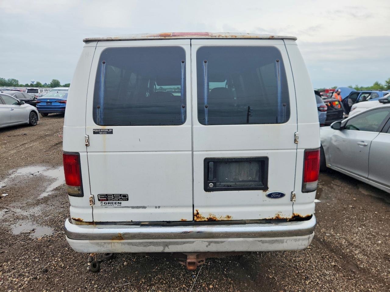 2004 Ford Econoline E350 Super Duty Wagon - Фото 6