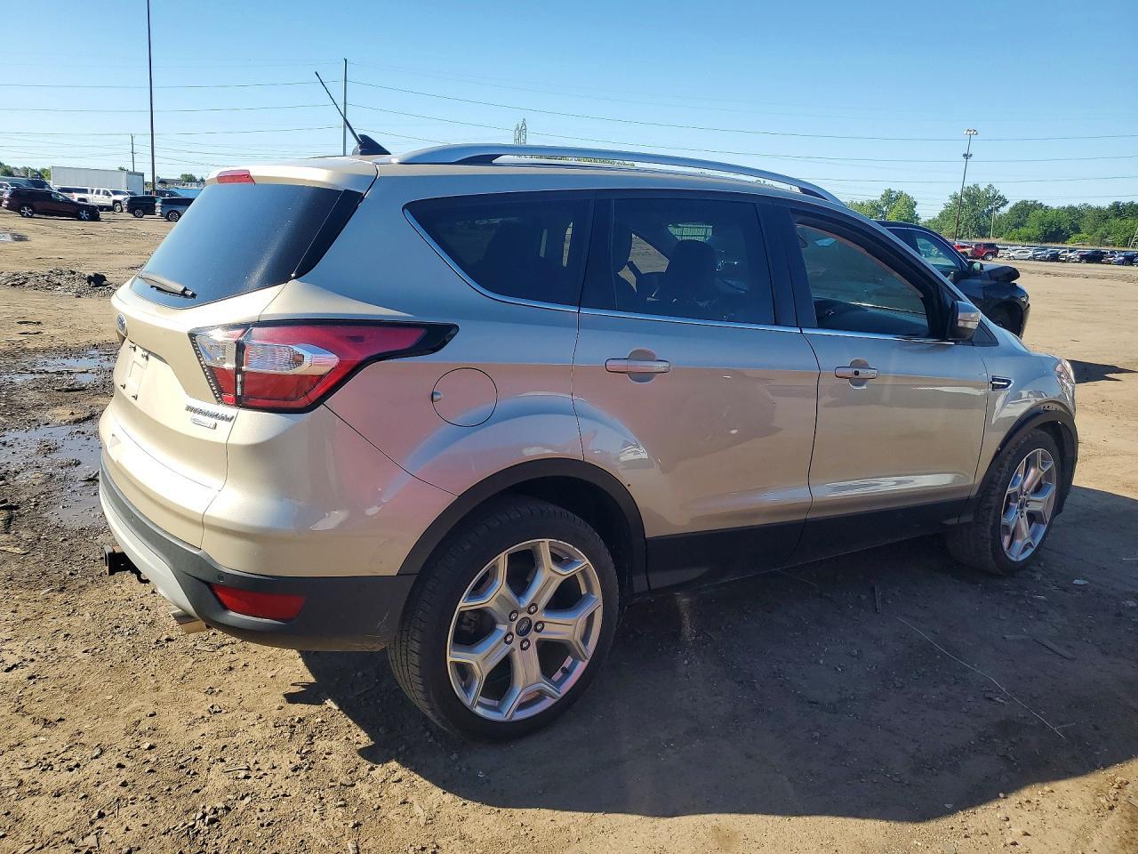 2018 Ford Escape Titanium - Фото 3