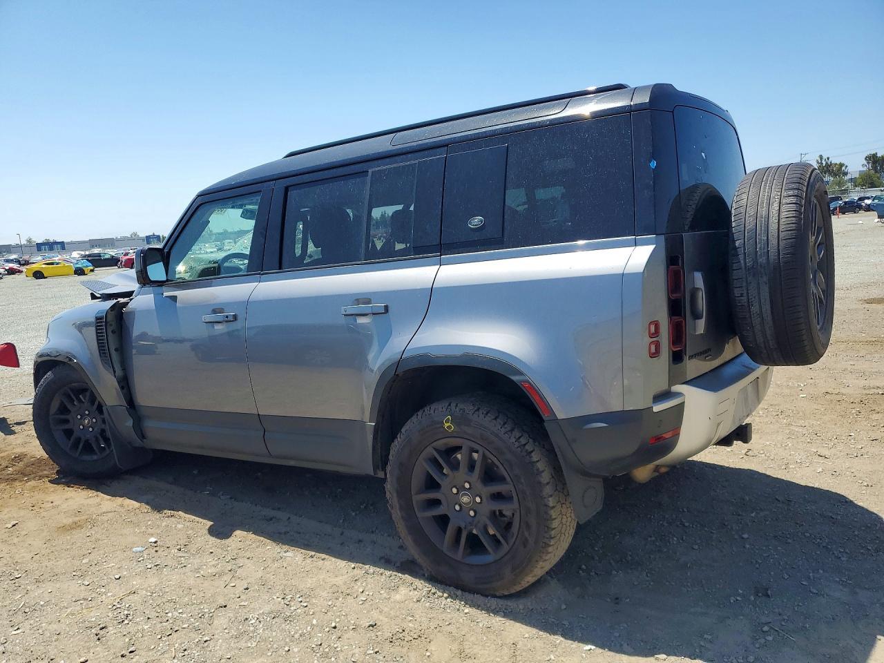2021 Land Rover Defender 110 Se - Фото 2