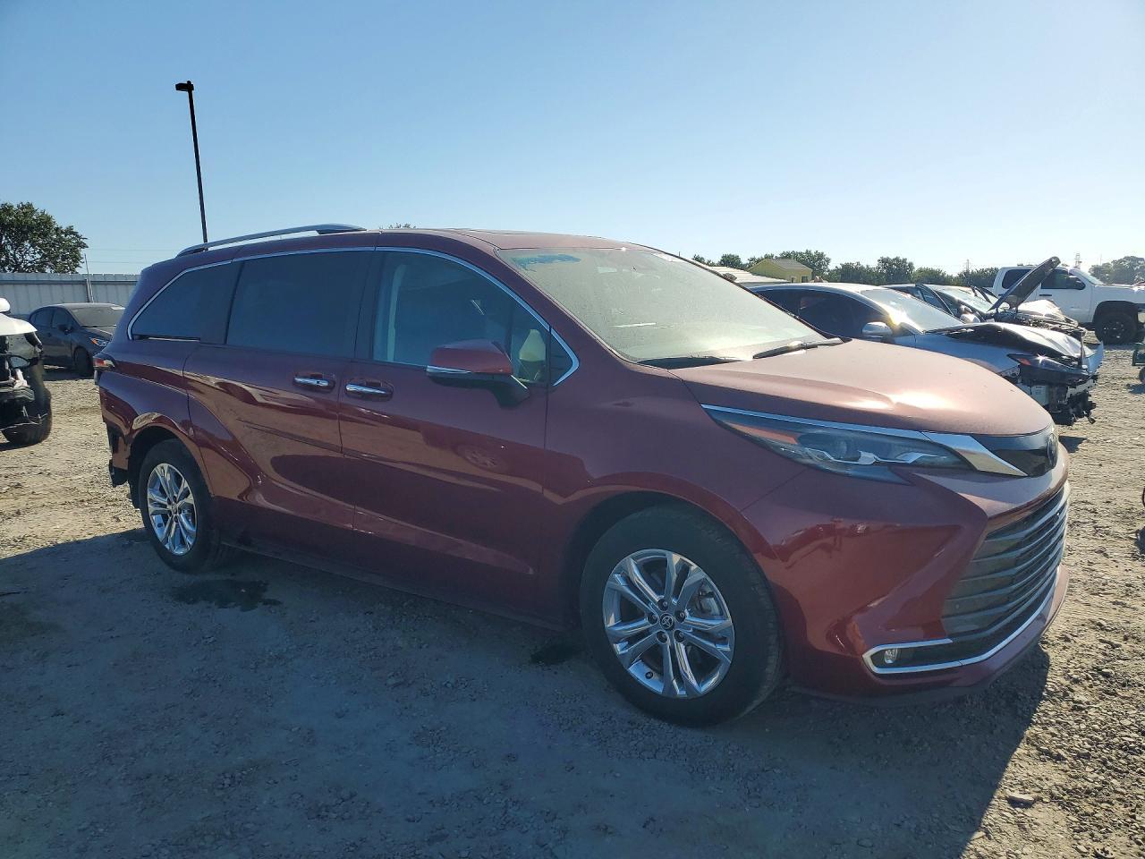 2024 Toyota Sienna Platinum 7-Passenger - Фото 4