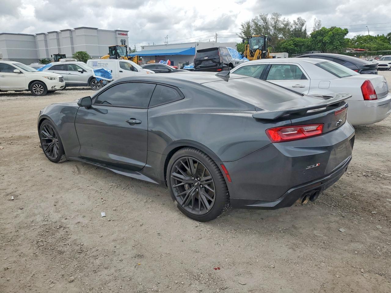 2018 Chevrolet Camaro Zl1 - Image 2