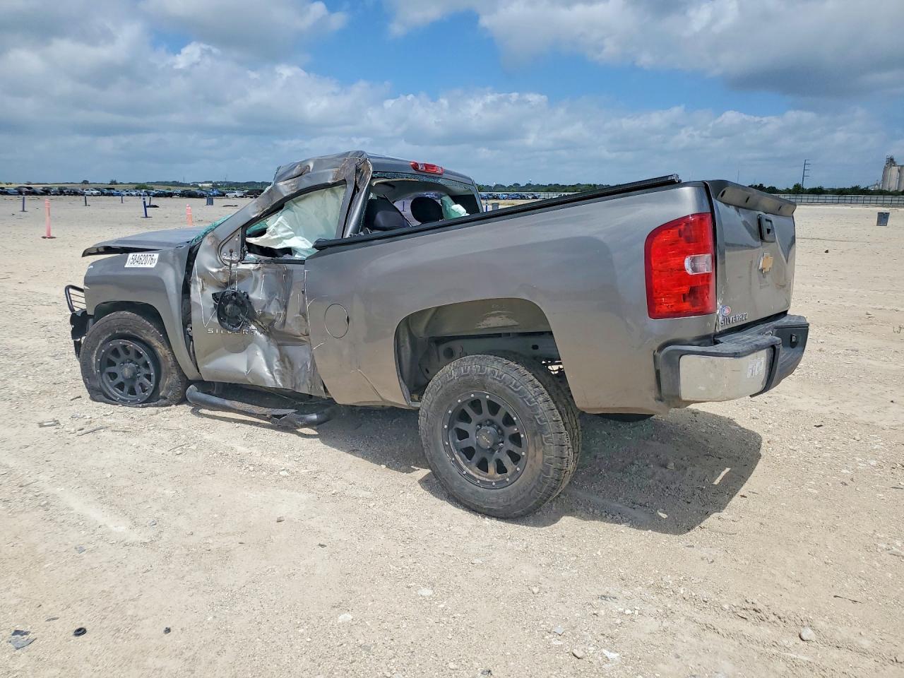 2013 Chevrolet Silverado C1500 - Image 2