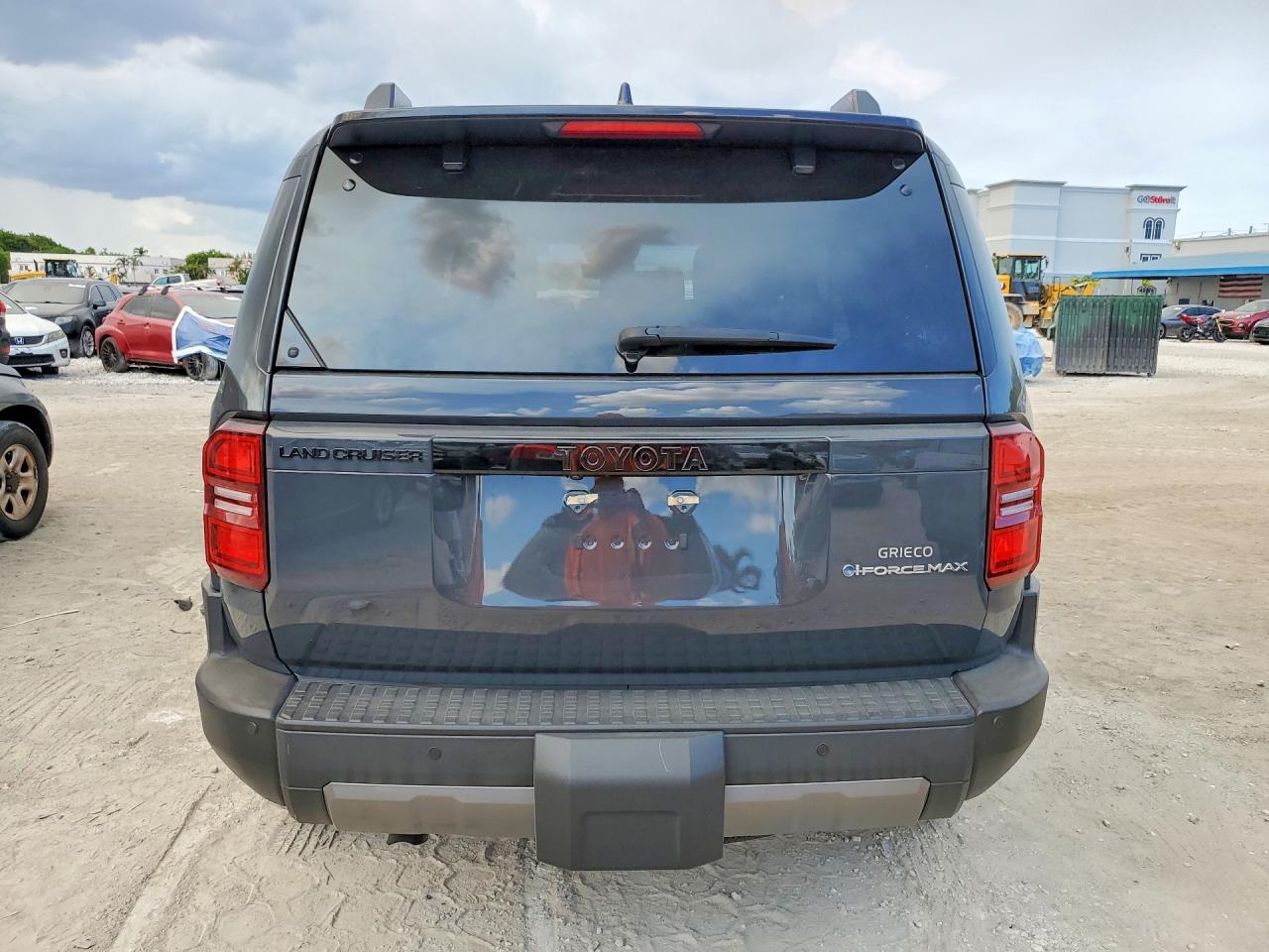 2025 Toyota Land Cruiser Base - Image 6