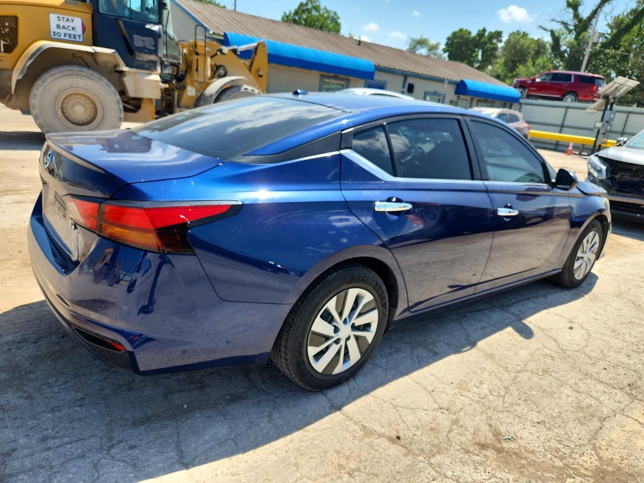 2019 Nissan Altima S - Фото 3