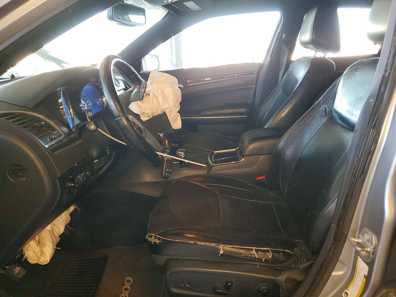 2014 Chrysler 300C - Фото 7