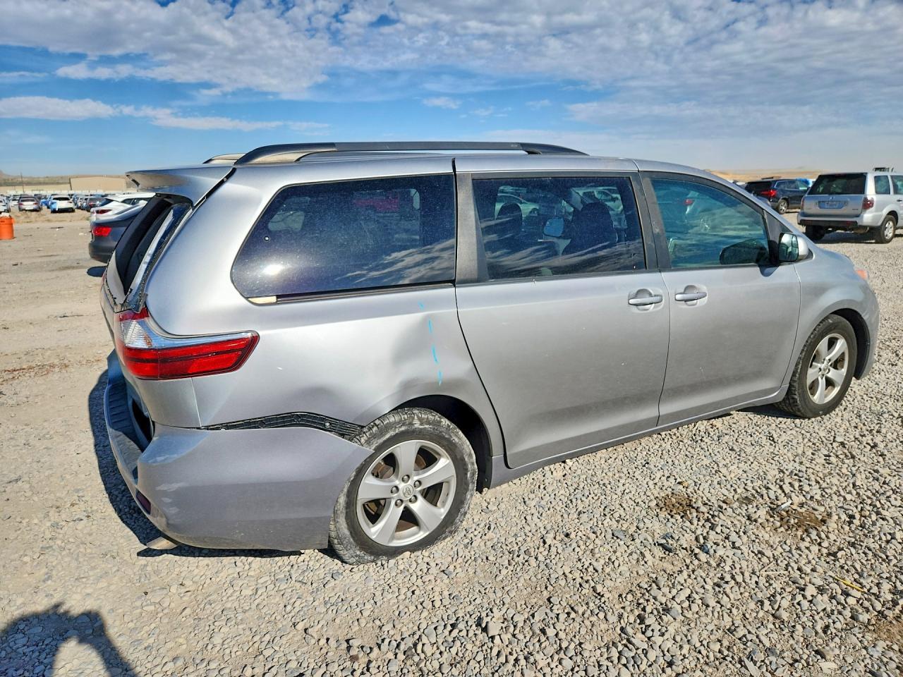 2015 Toyota Sienna Le - Фото 3