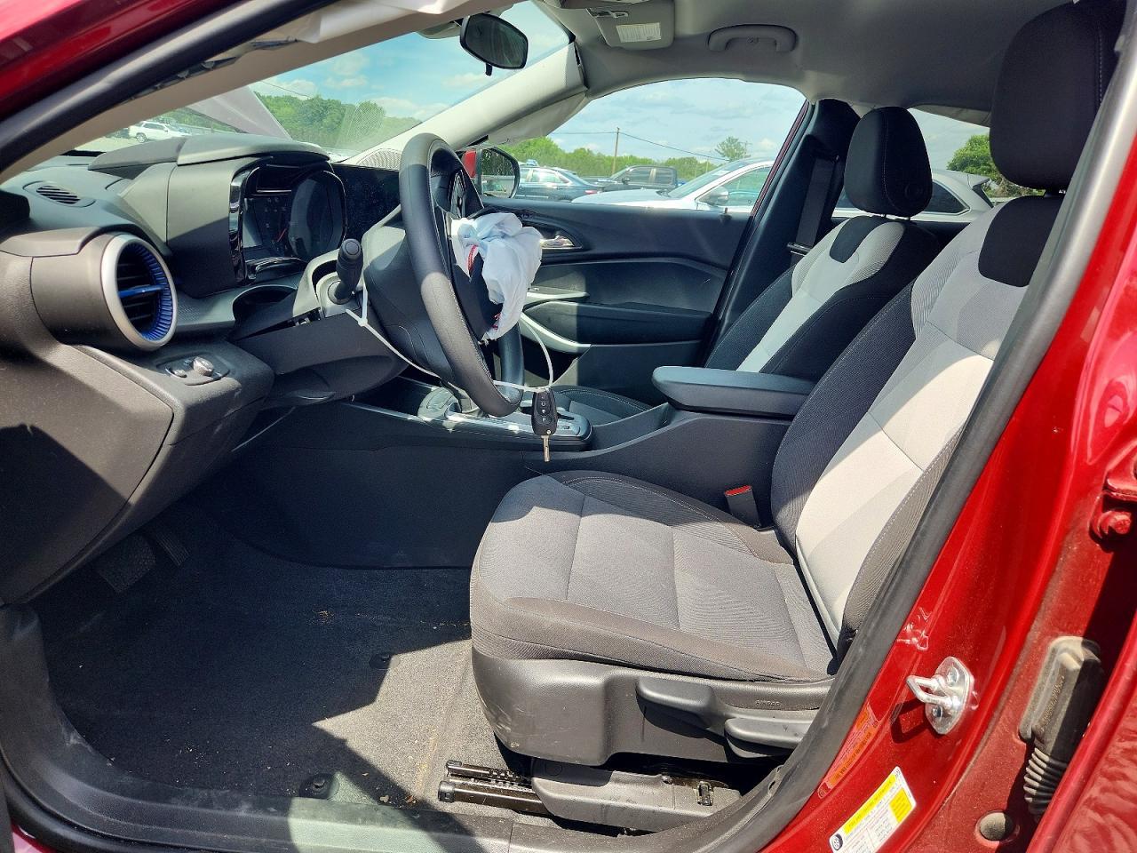 2025 Chevrolet Trax Ls - Фото 7