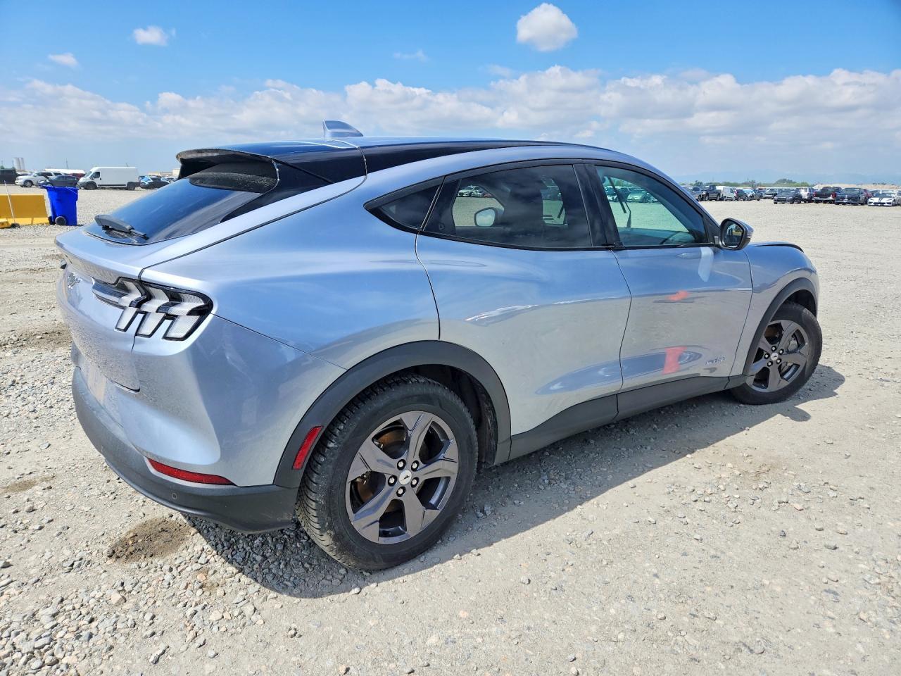 2022 Ford Mustang Mach-E Select - Image 3
