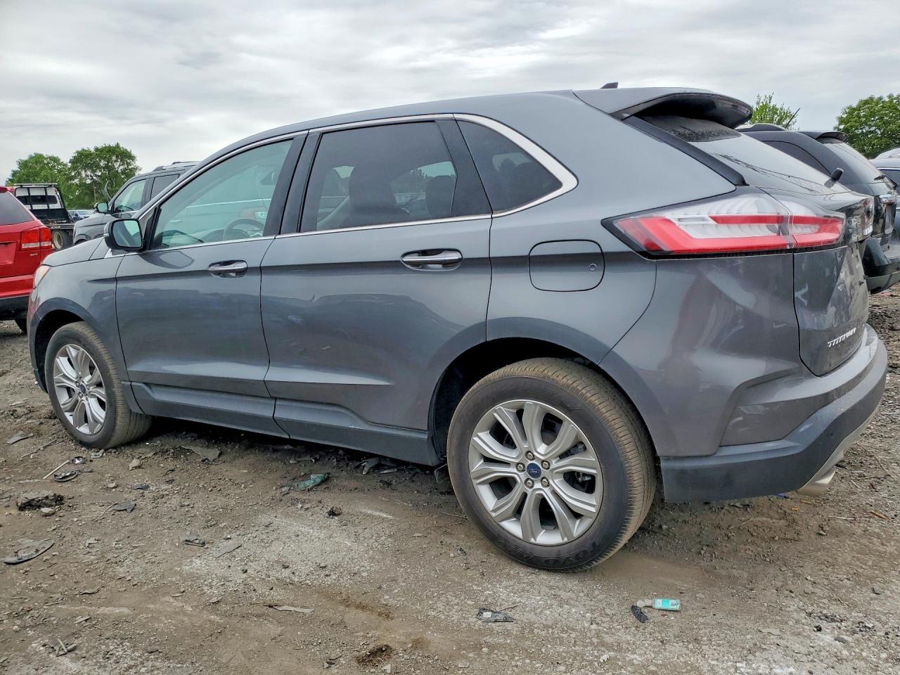 2022 Ford Edge Titanium - Фото 2
