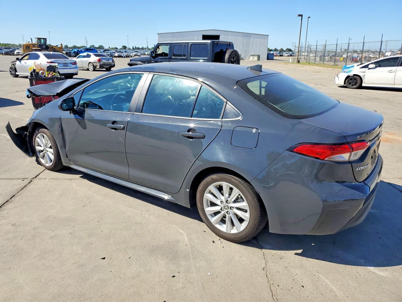 2025 Toyota Corolla Le - Фото 2