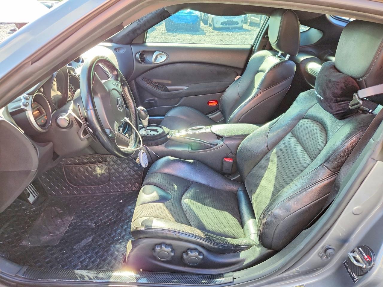 2015 Nissan 370Z Touring - Image 7