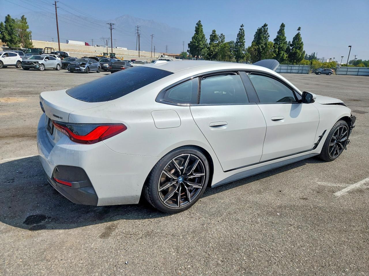 2022 BMW I4 Edrive 40 - Фото 3