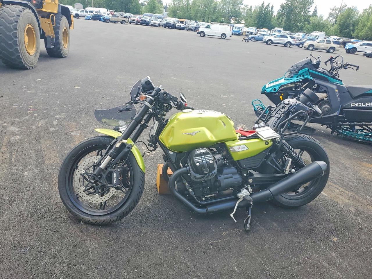 2026 Moto Guzzi V7 Sport - Image 3
