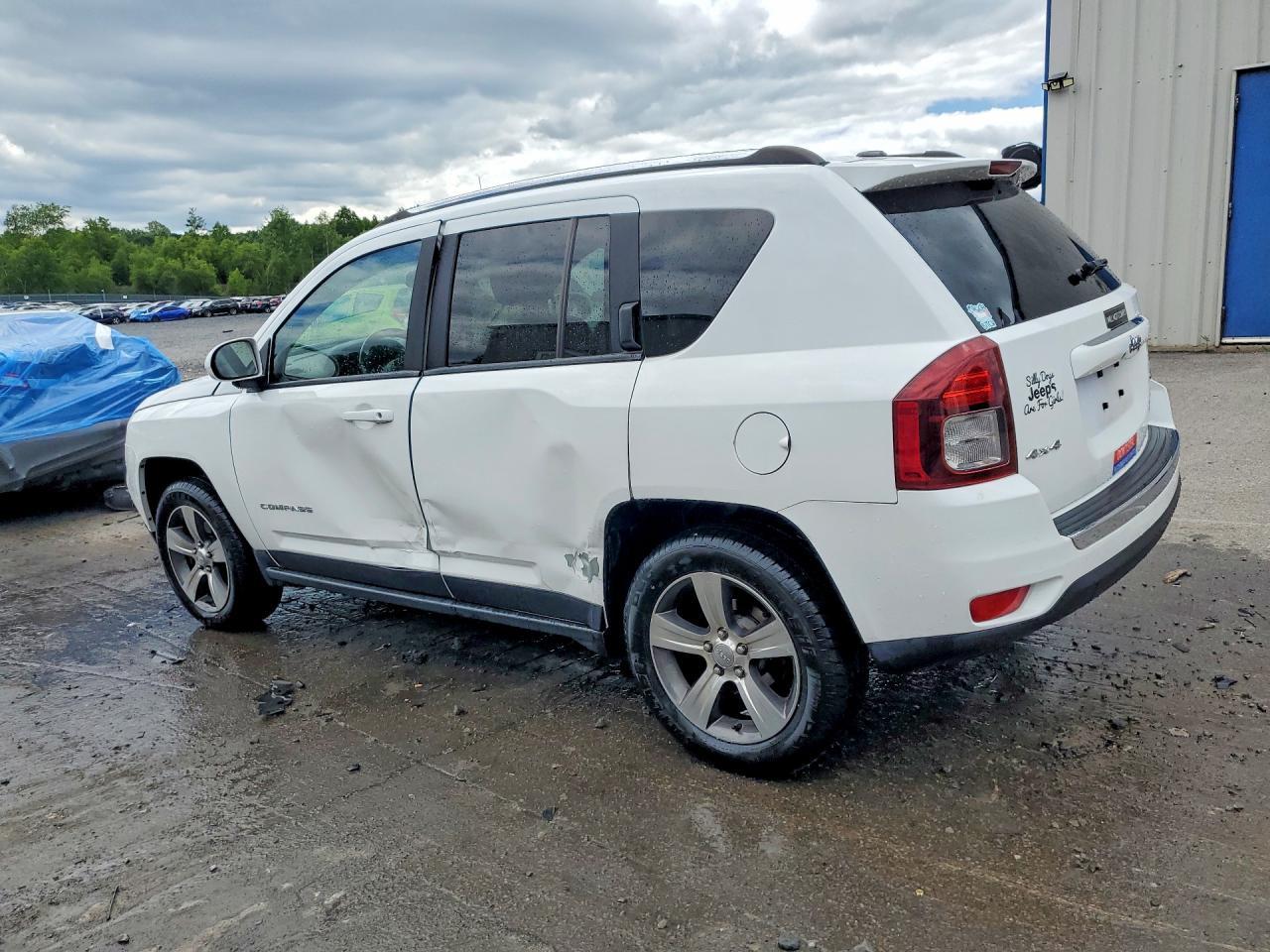 2016 Jeep Compass Latitude - Image 2