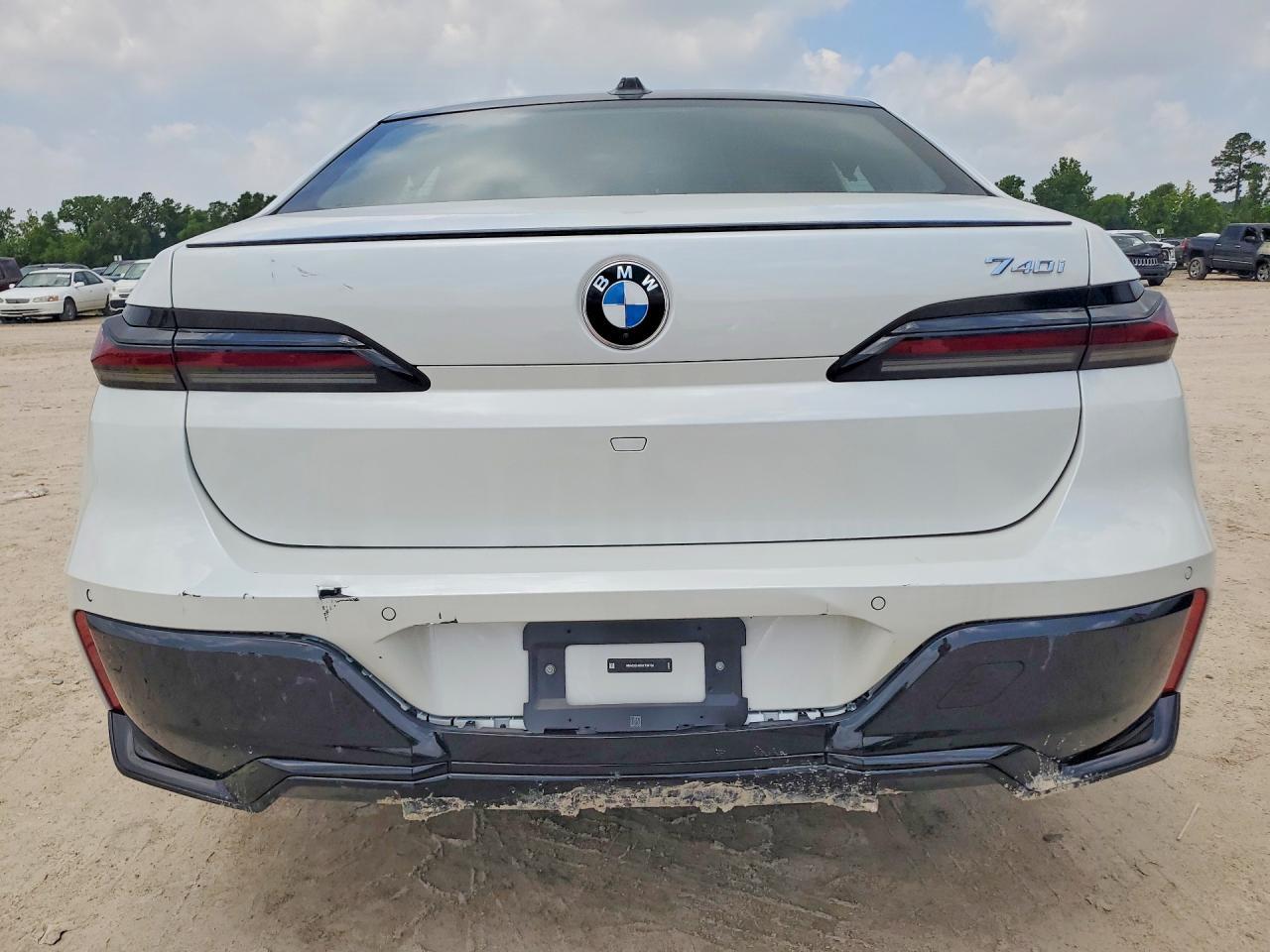 2025 BMW 740 I - Фото 6