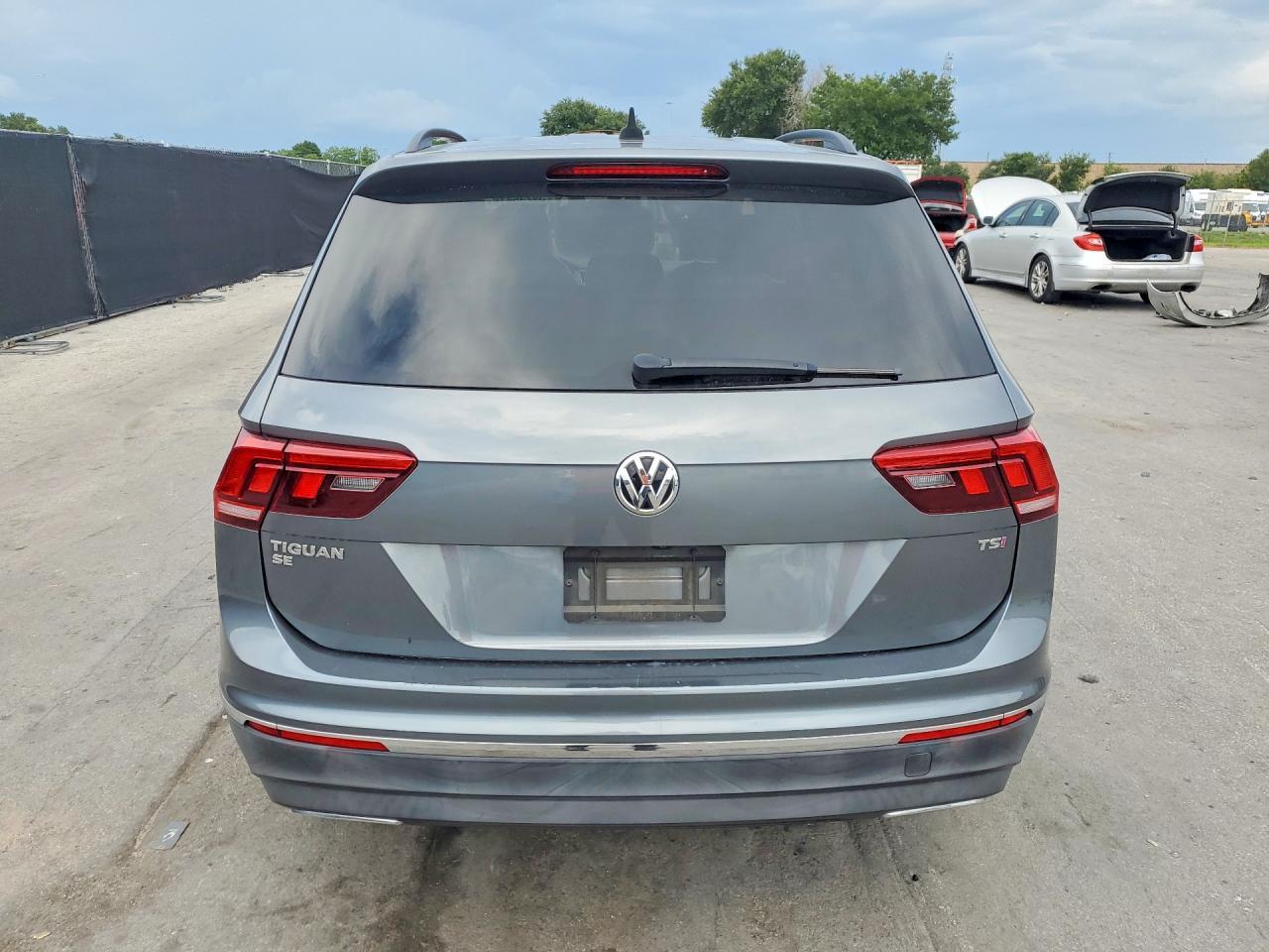 2018 Volkswagen Tiguan Se - Image 5