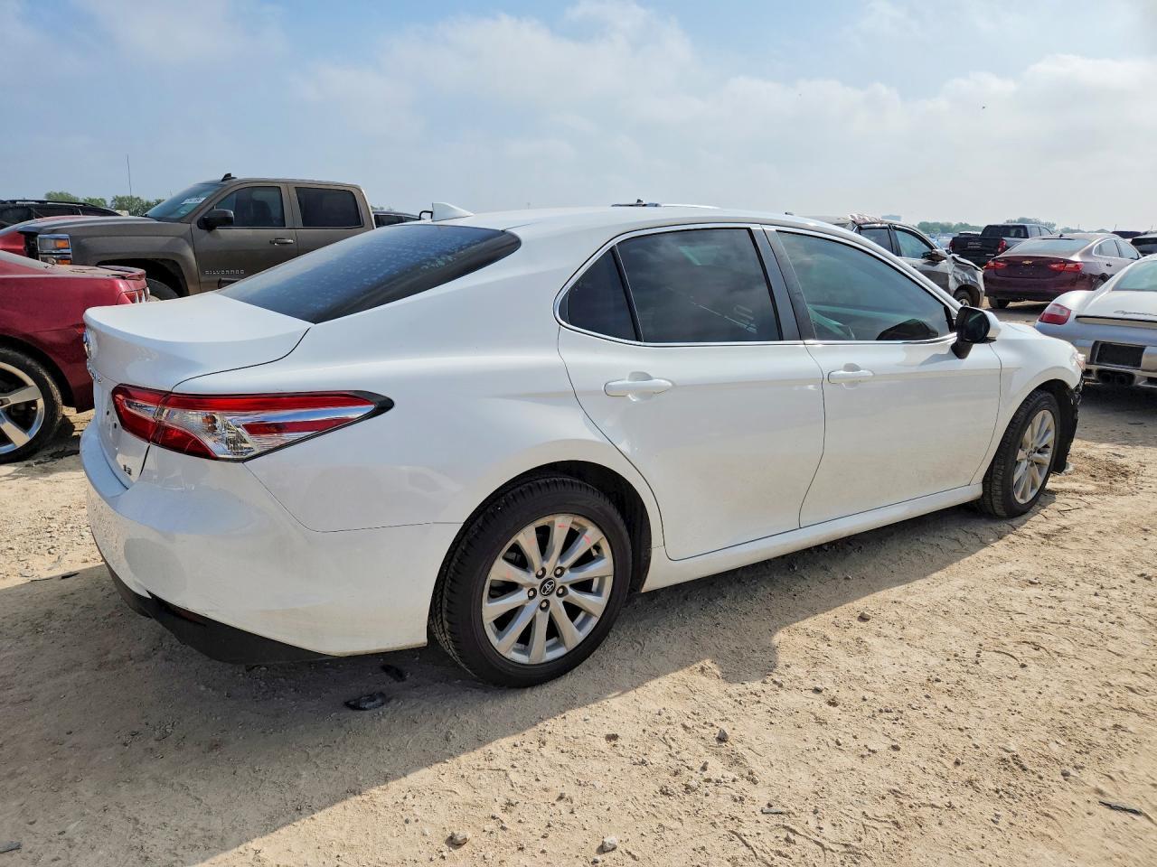2020 Toyota Camry Le - Image 3
