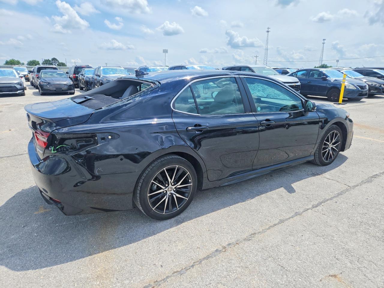 2023 Toyota Camry Hybrid Se - Фото 3