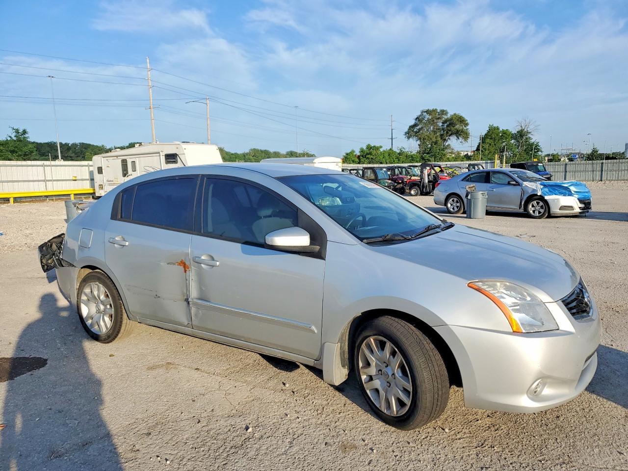 2010 Nissan Sentra 2.0 - Image 4