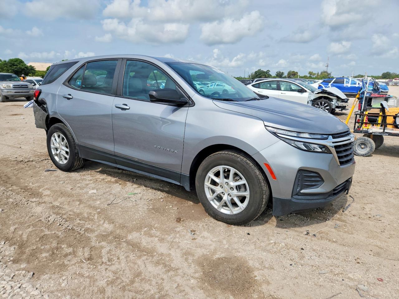 2023 Chevrolet Equinox Ls - Фото 4
