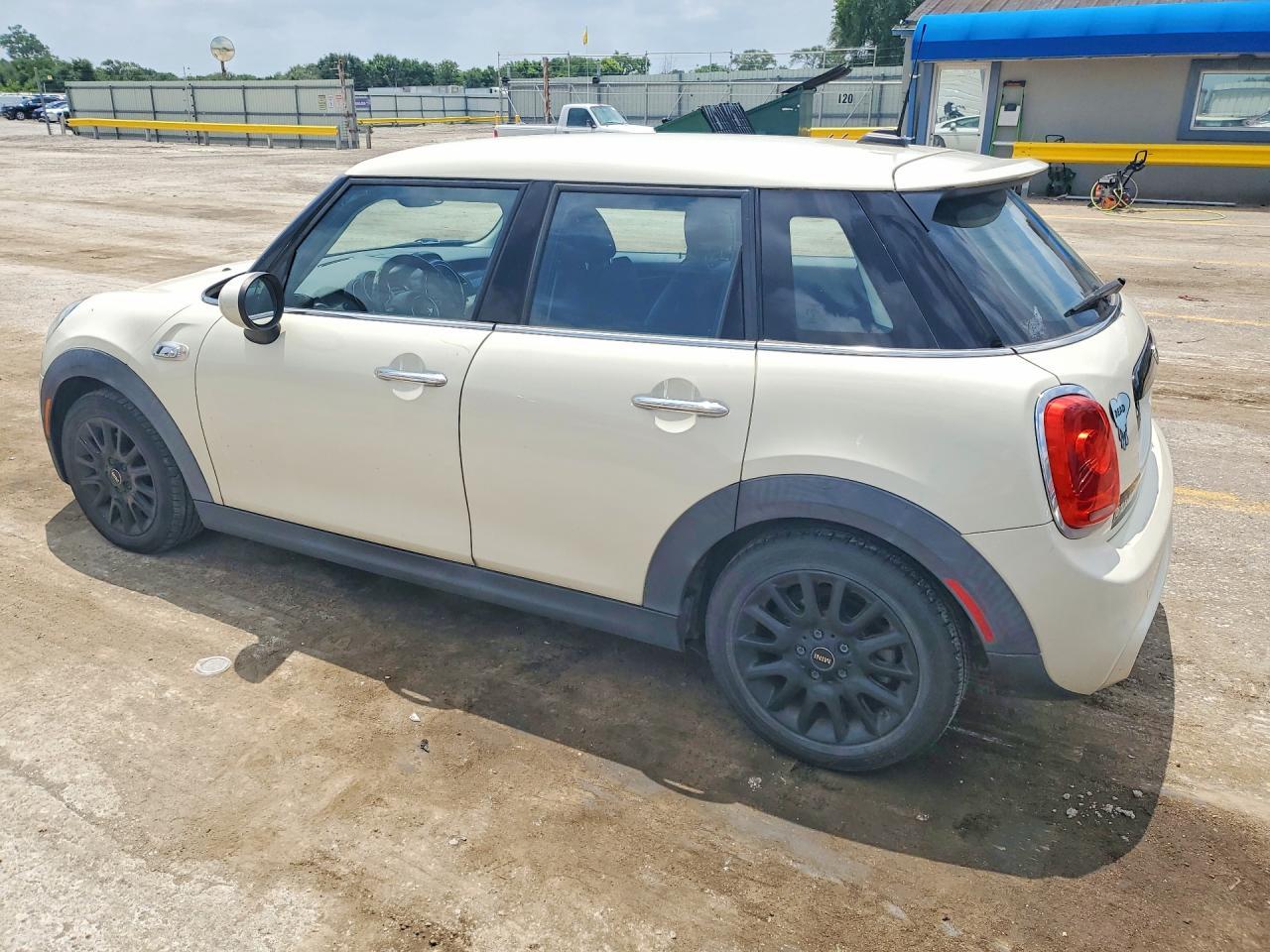 2016 Mini Cooper S - Image 2
