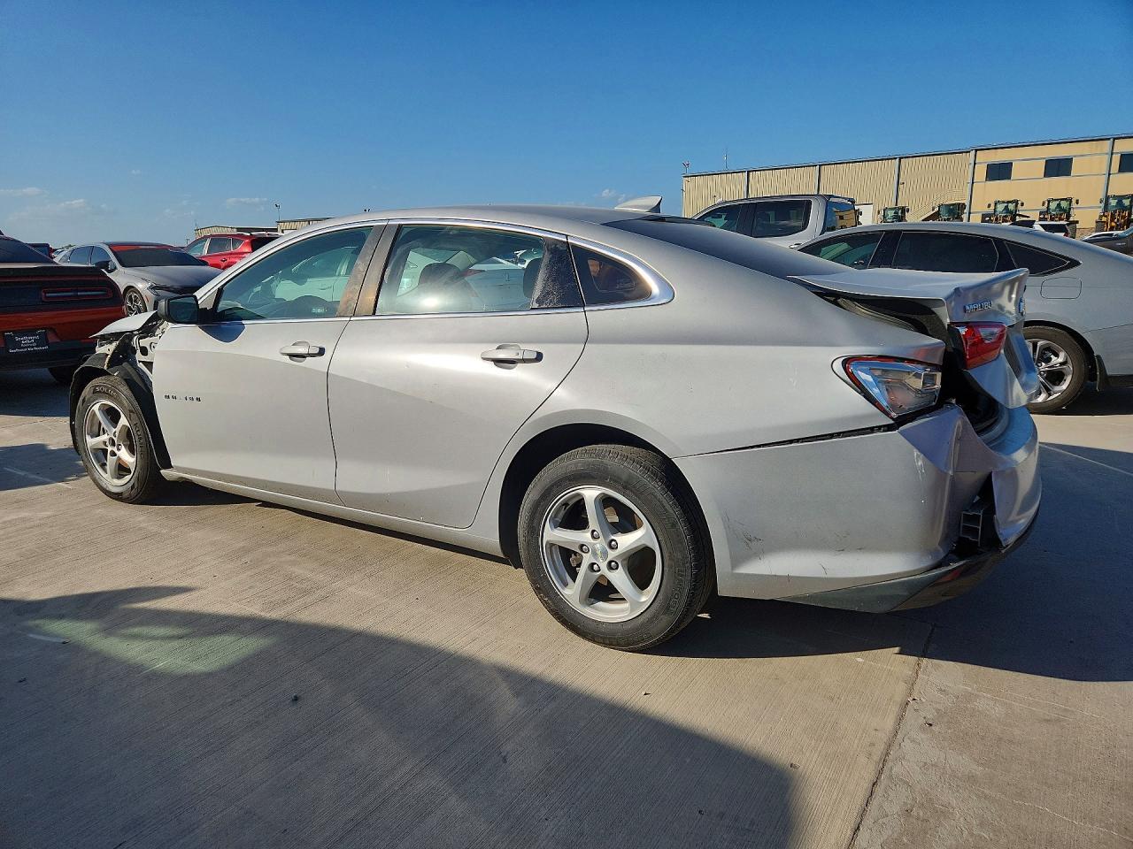 2017 Chevrolet Malibu Ls - Фото 2