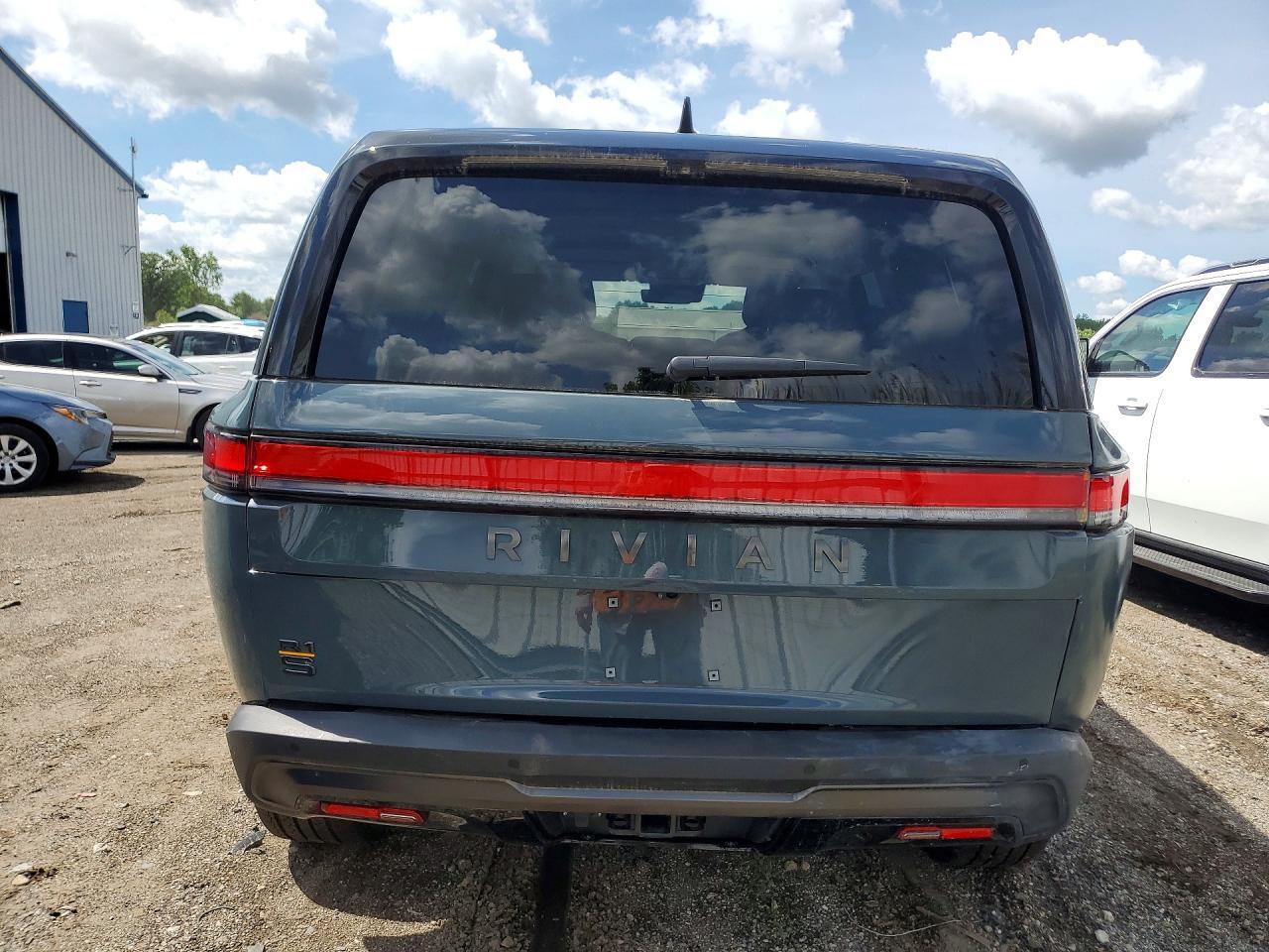 2025 Rivian R1S Premium - Фото 6