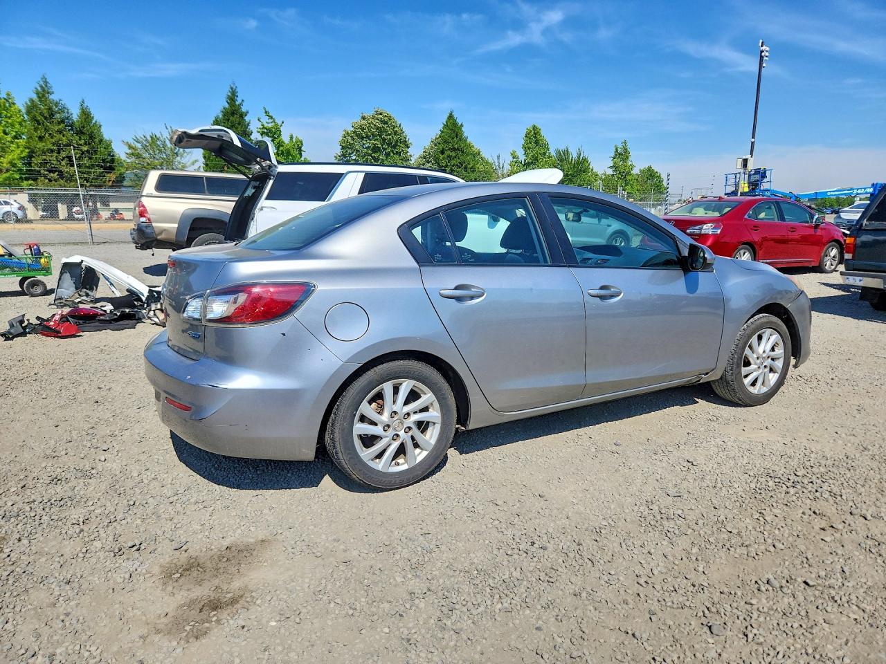 2012 Mazda 3 I - Image 3