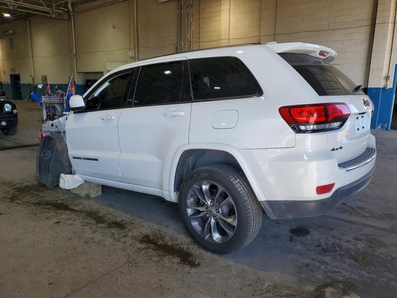 2019 Jeep Grand Cherokee Laredo - Фото 2