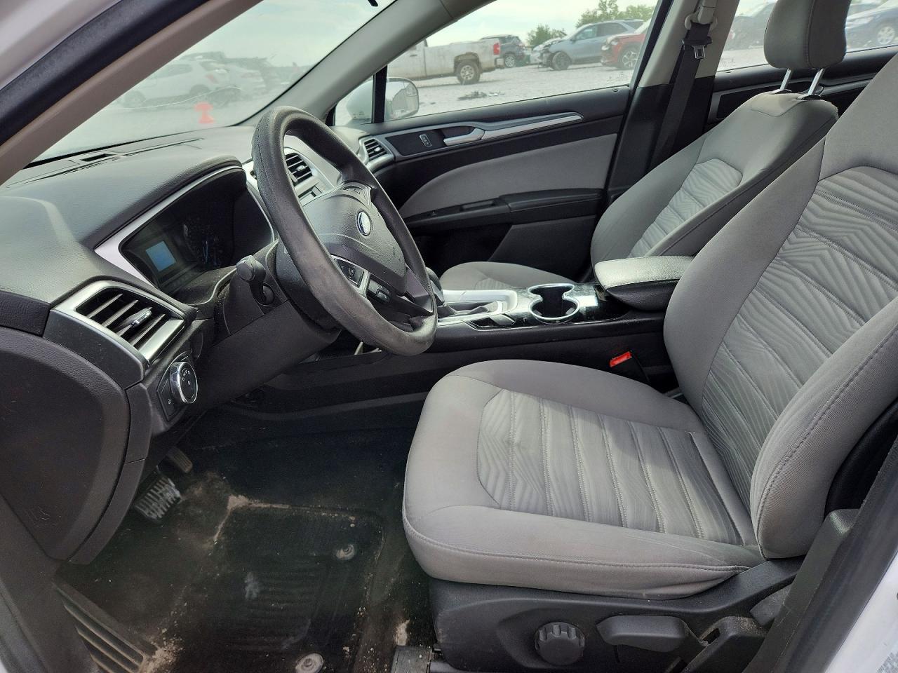 2016 Ford Fusion S - Фото 7