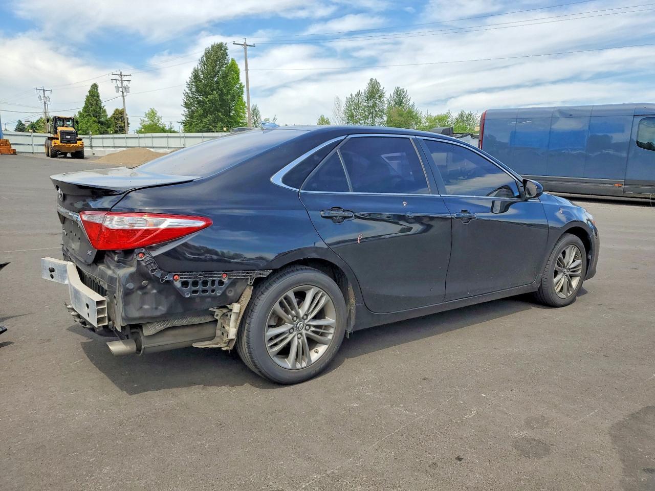 2017 Toyota Camry Se - Image 3